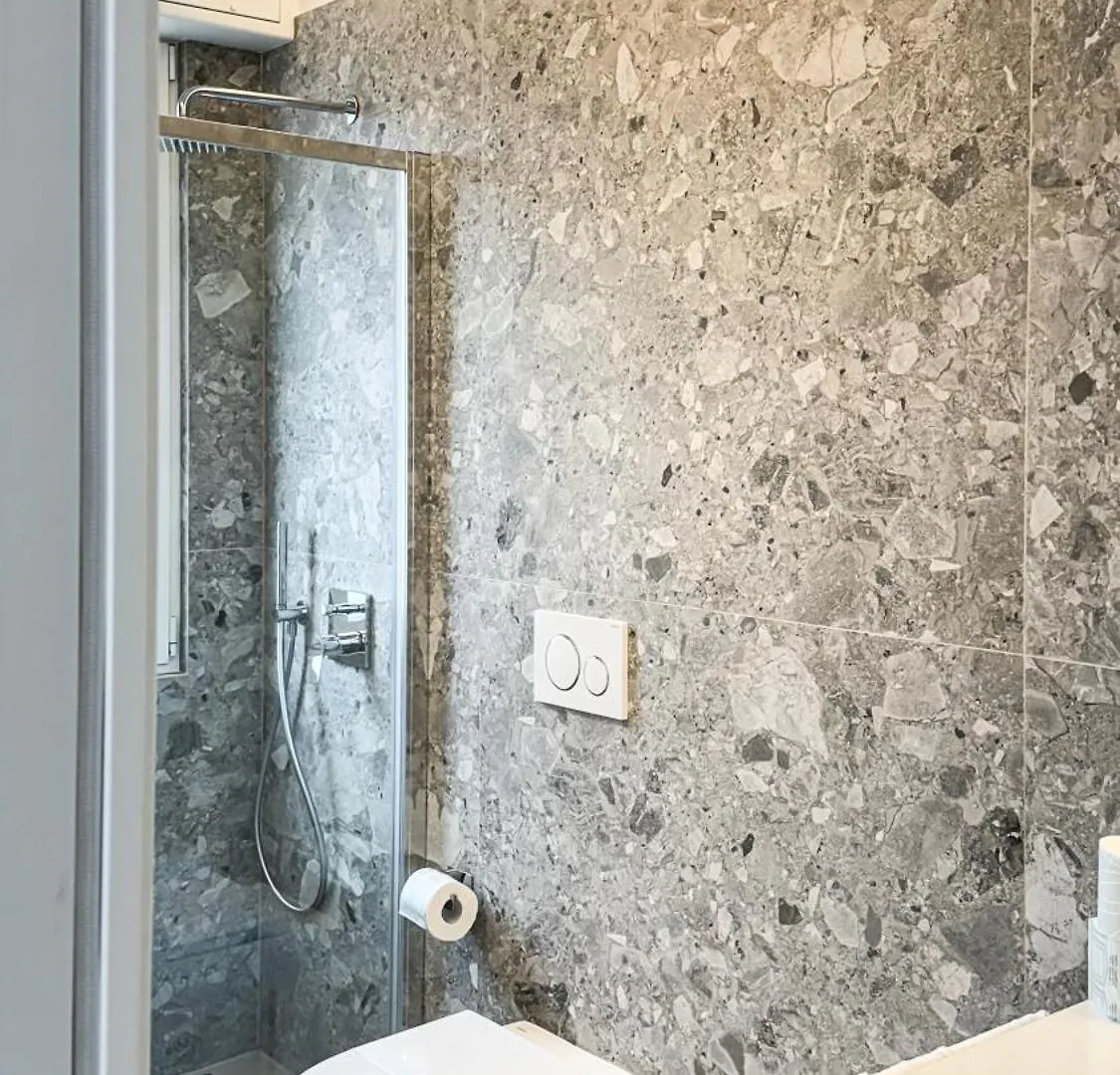 Hotel Casa Febo, In Centro Con Parcheggio Privato A 200 Mt Dal Mare Bordighera
