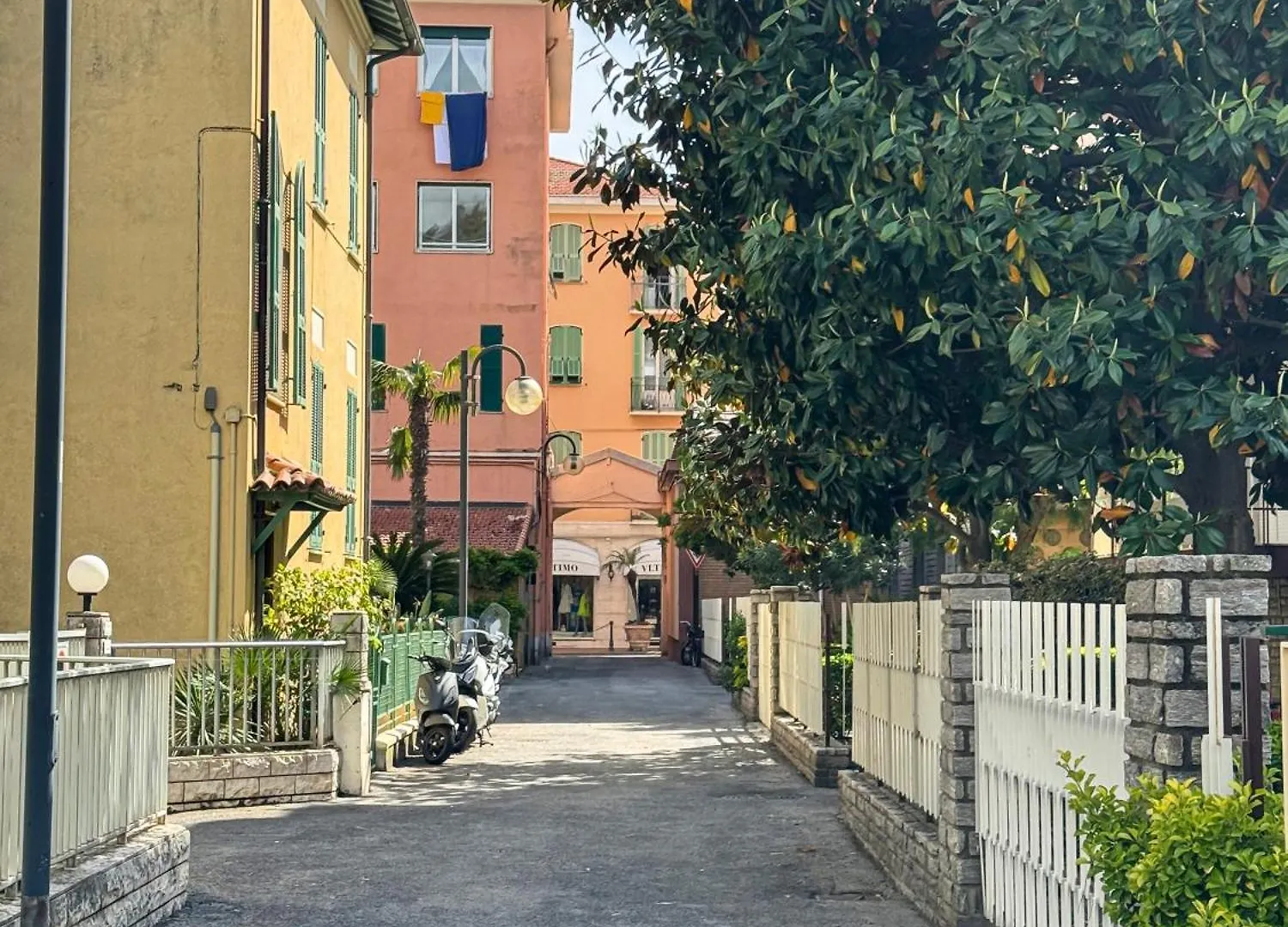 Gasthof Hotel Casa Febo, In Centro Con Parcheggio Privato A 200 Mt Dal Mare Bordighera